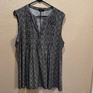 Top black and white puckered each side